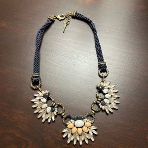 Absolutely stunning necklace!